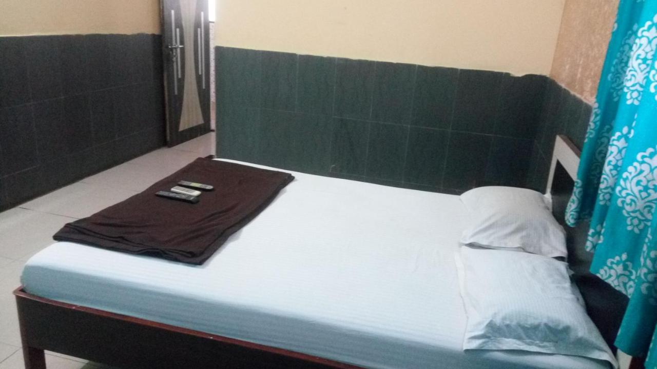 Hotel Sarang Lodge ปันเวล ภายนอก รูปภาพ